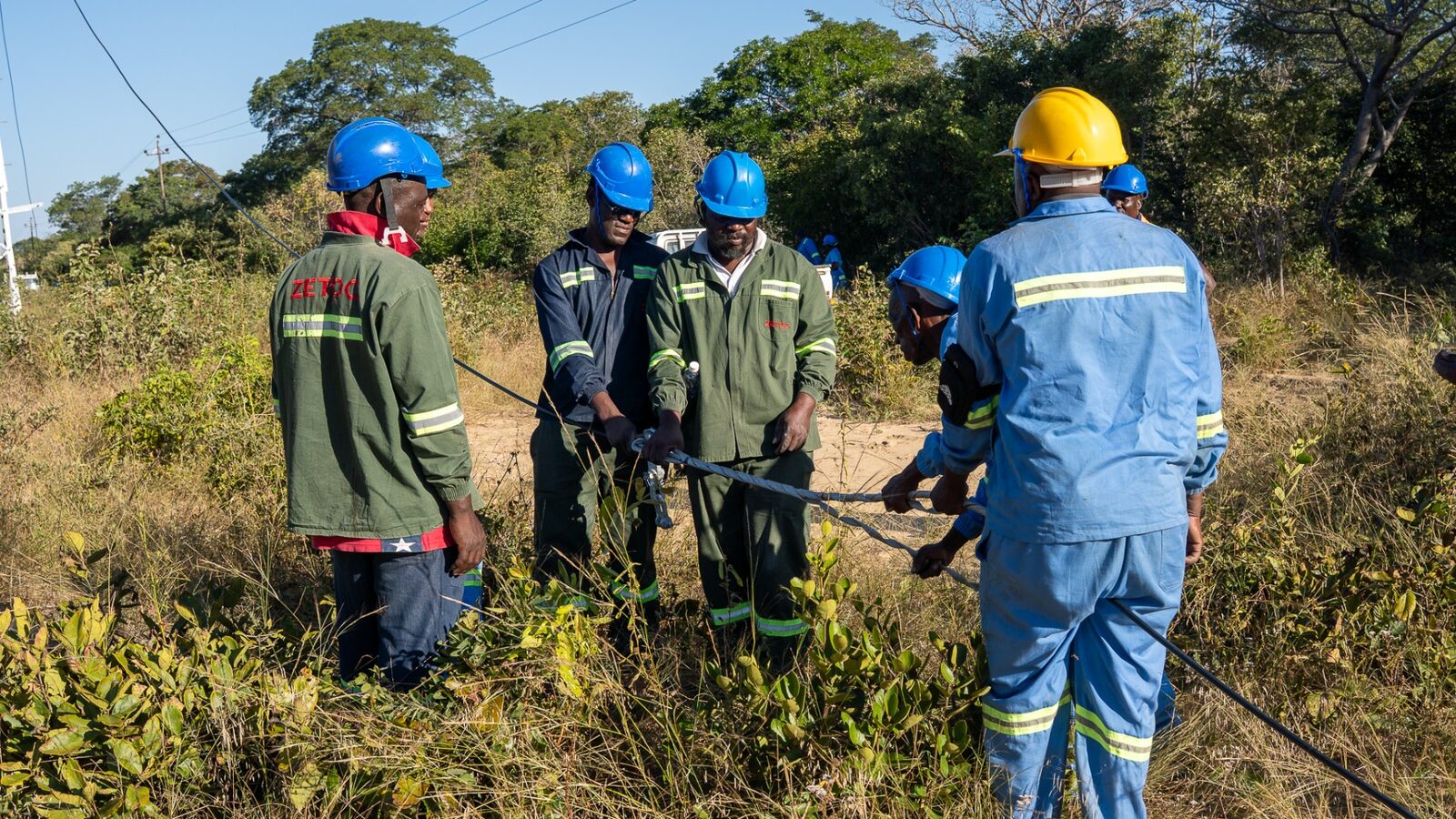 Utility crews building Paratus network infrastructure in Zimbabwe